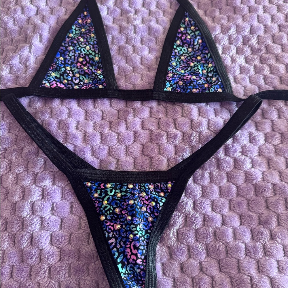 Colorful Leopard Print Bikini Set - Picture 2 of 9
